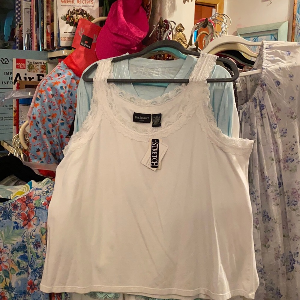 2X NWT WHITE Stretch Tank Top w/ Lace $15